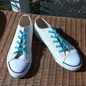 Airwalks Womens Size 10 Sneakers White and Turquoise and Silver